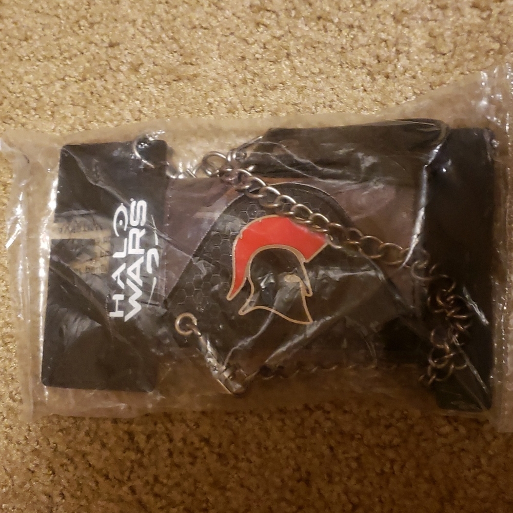Wallet w/chain